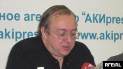 Виталий Пономарев: "Они пытаются толкнуть киргизское общество к созданию чего-то похожего на современный Узбекистан"