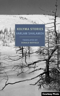 Обложка «Колымских рассказов» в переводе Дональда Рэйфилда. New York Review Books Classics, 2018