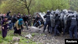 Столкновение полиции с протестующими в Панкиси (Грузия)