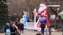 Песни, конкурсы и Фунтик: в Феодосии «зажгли» главную елку города (видео)