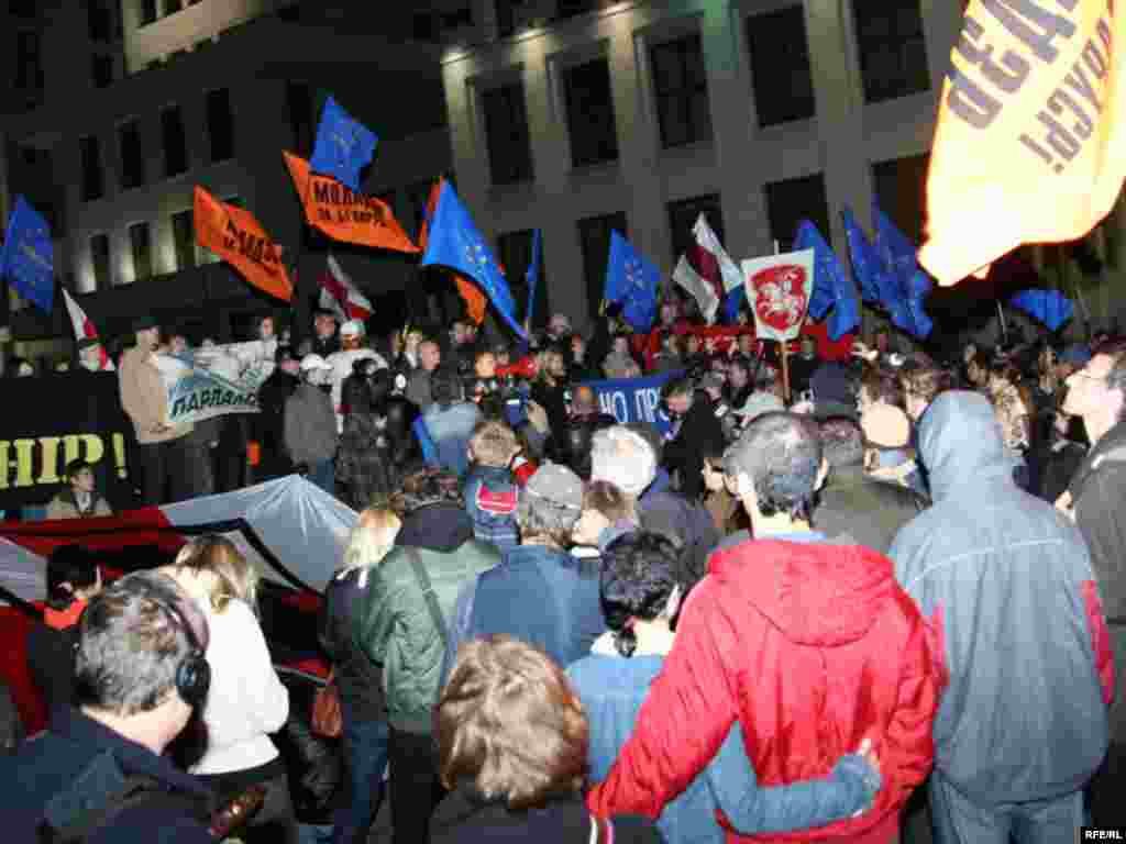 В Минске белорусская оппозиция провела митинг протеста против фальсификации парламентских выборов, 28 сентября 2008.