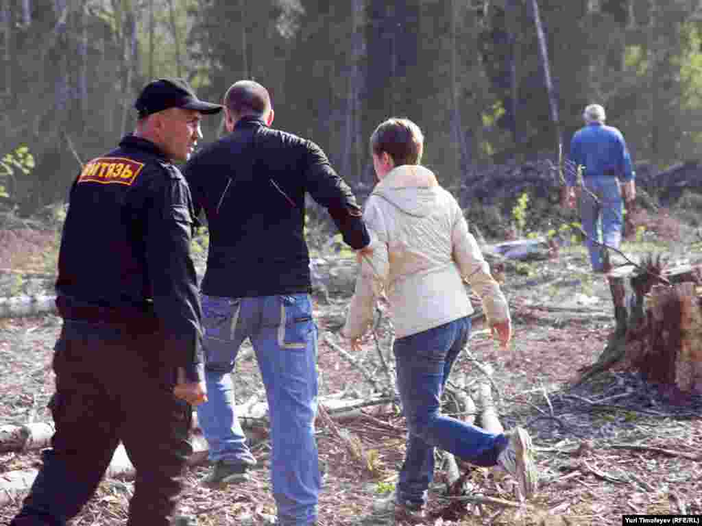 Охрана препятствовала проходу экологов на место вырубки 