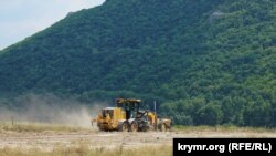 «Свидание с Тавридой»: как в крымском селе проходит «стройка века» (фотогалерея)