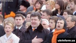 Жизнь кандидата в фотографиях: Петр Порошенко