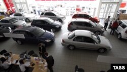 С января по июль продажи новых автомобилей сократились на 6% к прошлогоднему уровню